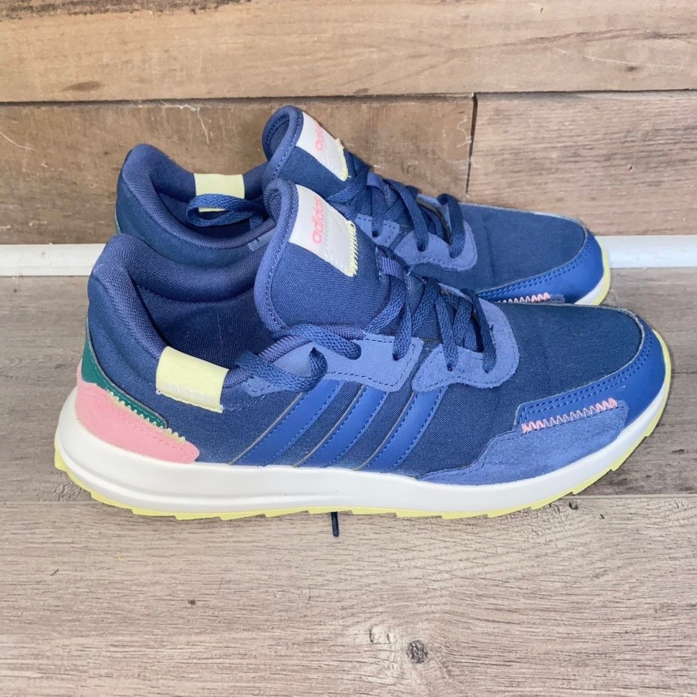 Adidas Retrorun sneakers size 8